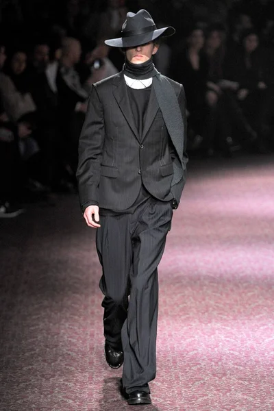 Look 9